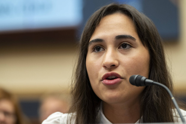 Trans-Propaganda: Immer mehr Fälle bekannt, in denen die Opfer Therapien oder Operationen bitter bereuen