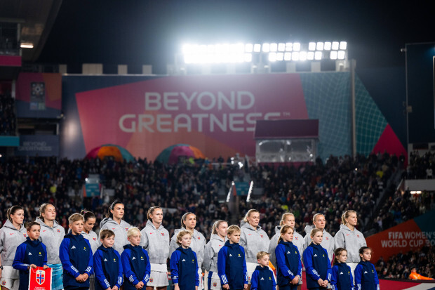 Frauen können genauso gut Fußball spielen wie Männer (solange sie es nicht gegeneinander tun)