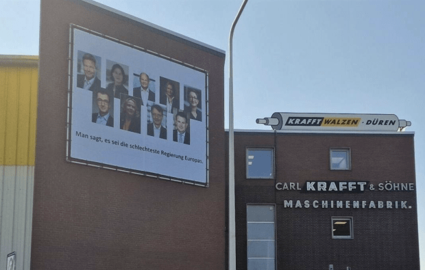 Unternehmer verhöhnt Olaf Scholz mit riesigem Plakat am Firmensitz