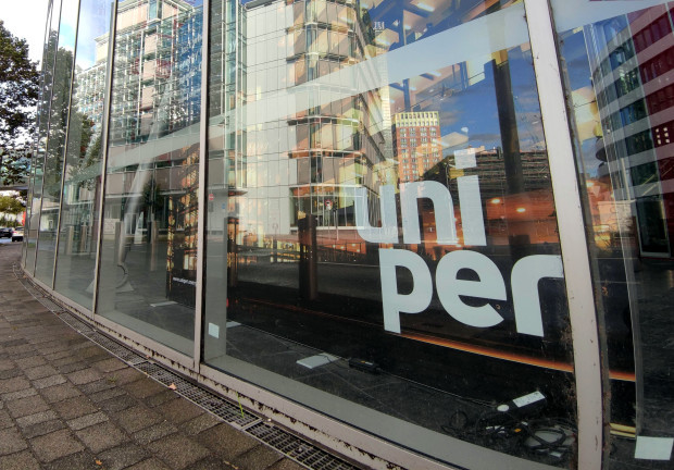 Große Energiekonzerne setzen auf fossile Projekte