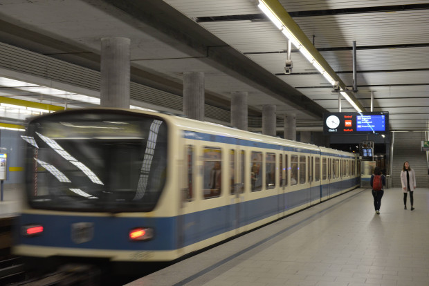 Auf U-Bahnsteig vergewaltigt: Afghane vergeht sich über Stunden an 18-Jährigem