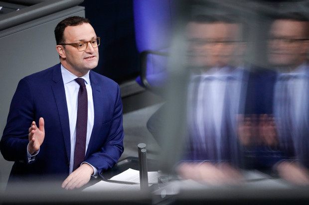 „Pause“ mit Aufschlag: Spahn für 500.000 Asylzuwanderer jährlich