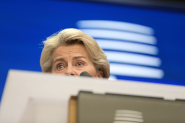 ÖRR entdeckt sehr spät: Von der Leyen kaufte zu viele Pfizer-Dosen zu teuer ein