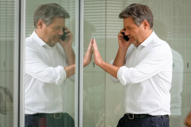 Das Land vor die Wand fahren und dabei „null Hadern, null Zaudern, null Bedauern“ empfinden