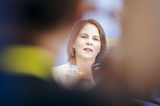 Afghanistan-Programm: Baerbock will Tausende nach Deutschland einfliegen