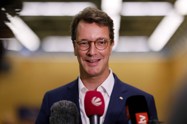 Die teuren Fotos des Hendrik Wüst