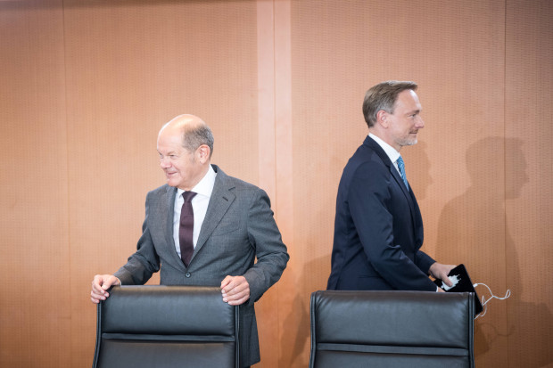 Das Unbezahlbare bezahlen oder vor dem Bankrott der Wirtschafts- und Sozialpolitik