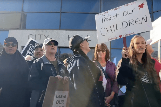 In Kanada protestieren muslimische Eltern gegen Transgender