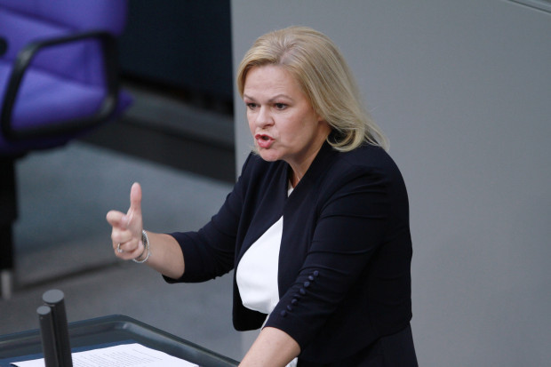 Faeser missbraucht Bundesminister-Amt für ihren Hessen-Wahlkampf