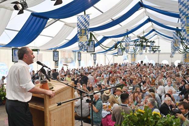 In Bayern gewinnt Aiwanger die Bierzelte für sich
