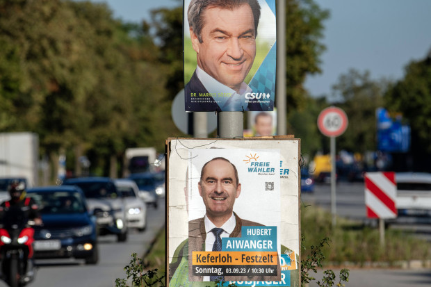 CSU runter auf 36 Demoskopieprozente, Freie Wähler und Grüne je 16 Prozent