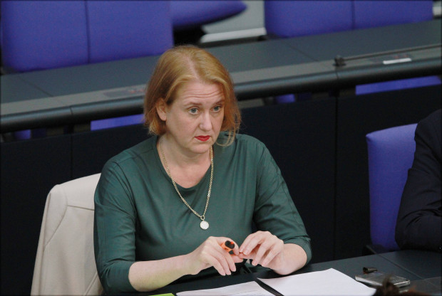 Grüne Ministerin Lisa Paus schweigt zu peinlichen Details