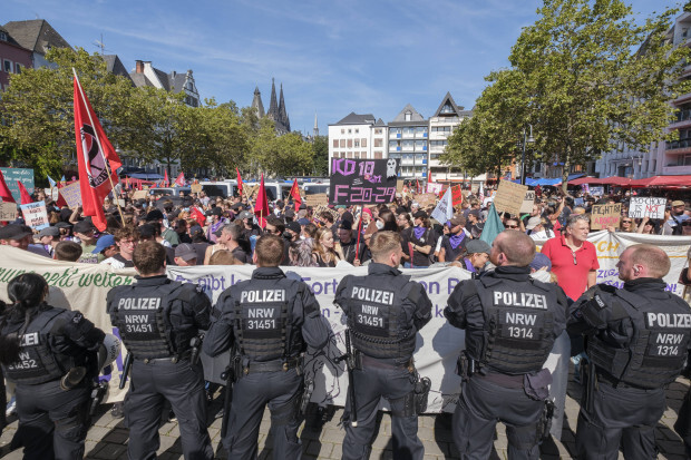 Wie aggressive Extremisten den Marsch für das Leben angreifen