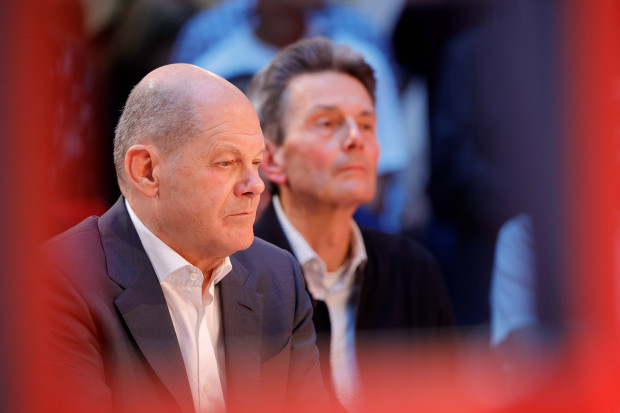 Scholz und Mützenich wollen sich nicht mehr von den Grünen auf der Nase rumtanzen lassen