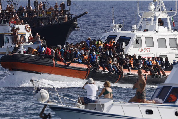 Über 100 Boote auf dem Weg nach Lampedusa