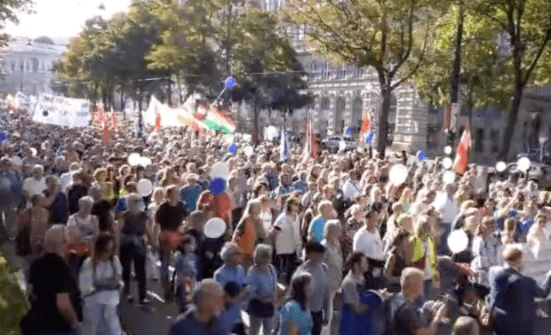 Großer Protest in Wien gegen Pandemievertrag der WHO