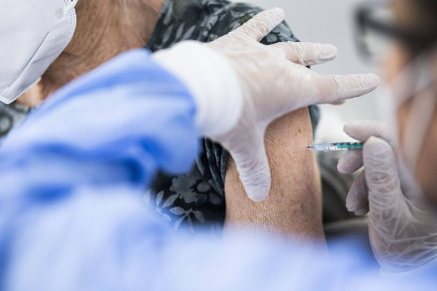 Vaginale Blutungen bei Seniorinnen nach mRNA-Spritze