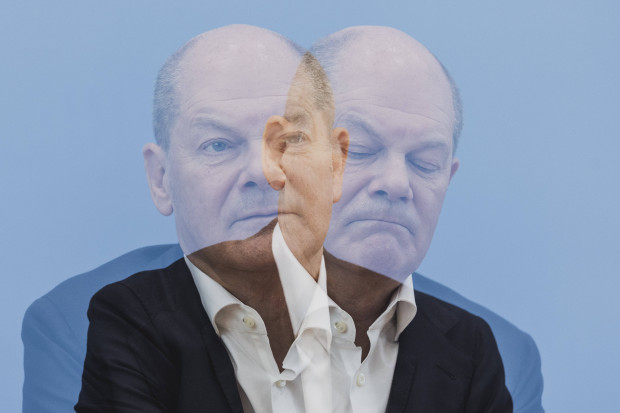 Scholz für Abschiebungen – weil die Migration so nicht gebremst werden kann