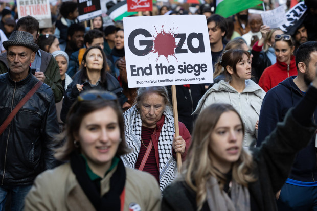 Zwischen zwei Feuern