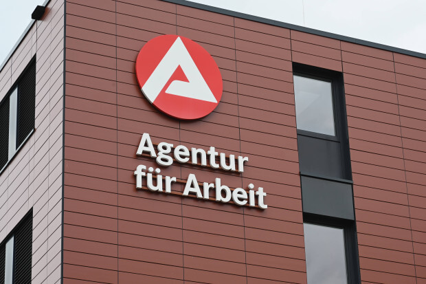 Die ungeschönte Zahl der Empfänger von staatlichem Geld