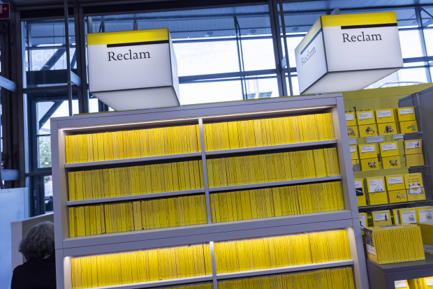 Reclam macht Rückzieher und genehmigt nach Protesten nun die Lesung in Dresden