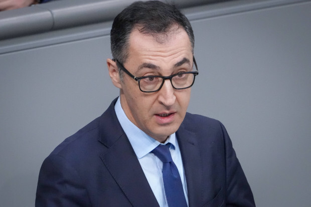 Cem Özdemir will Zusammenarbeit mit muslimischen Verbänden überprüfen