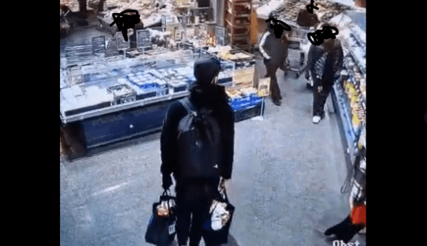 Droht der Regensburger Edeka-Filiale jetzt Besuch von der Antifa?