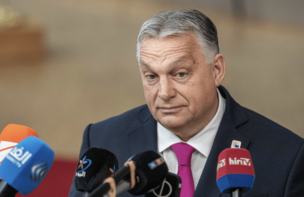 Orbán: „Dann würden bei uns Nato-Truppen intervenieren“