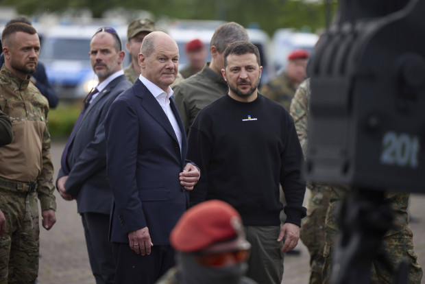 Werden Ukrainer aus Deutschland an die Front geschickt?