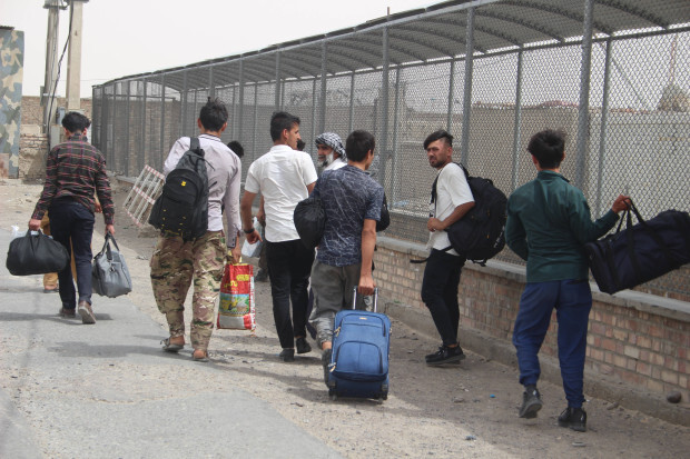 Iran und Pakistan schieben massenhaft Afghanen ab