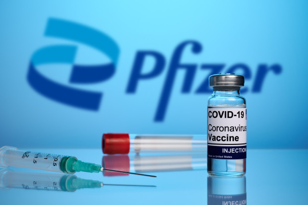 Pfizer in Texas wegen Irreführung und Zensur angeklagt