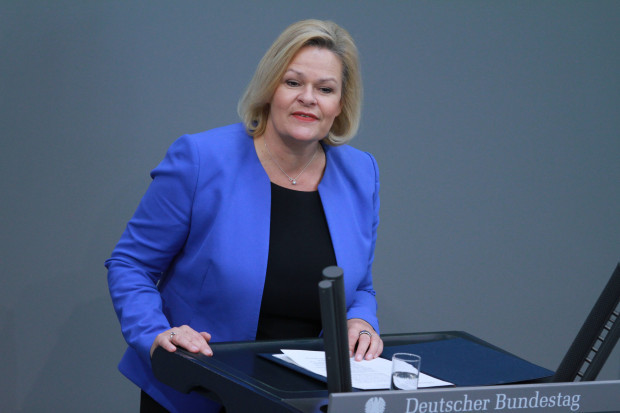 Debatte im Bundestag: Ampel will „Turbo-Einbürgerung“ ermöglichen