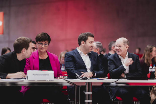 Im roten Paralleluniversum