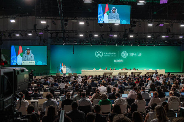 Arabische Energiekonferenz in Doha versus Klimagipfel in Dubai