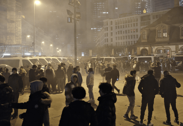 Krawalle und eine um Gnade bittende Polizei – die neue Normalität in Ampel-Deutschland