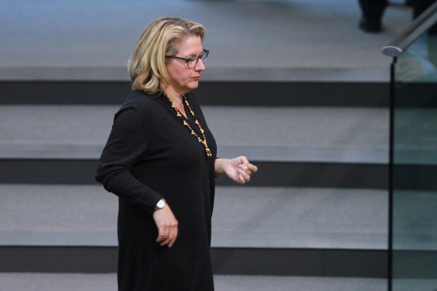 Israels Außenminister fordert den Rücktritt des UN-Generalsekretärs – Deutschlands Entwicklungsministerin wiegelt ab