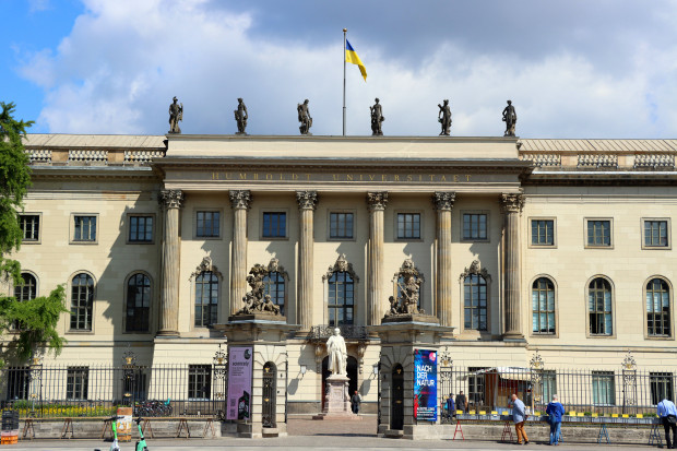 Berliner Humboldt-Universität gibt im Rechtsstreit mit Biologin nach