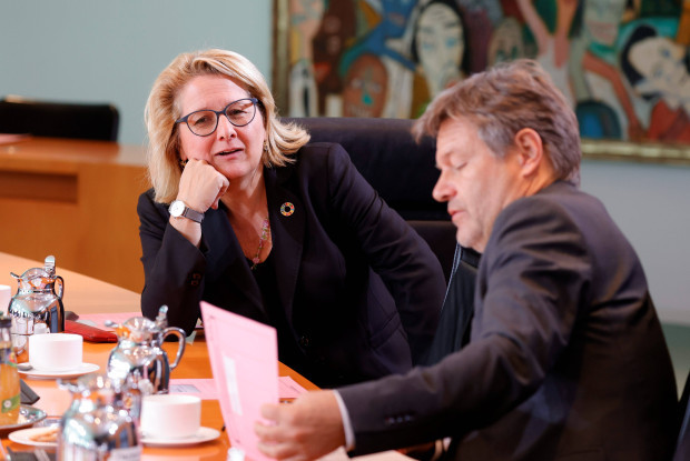 Millionen- und Milliardengeschenke an die ganze Welt