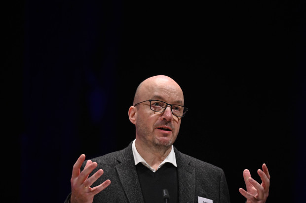 Die Welt steht still und schweiget