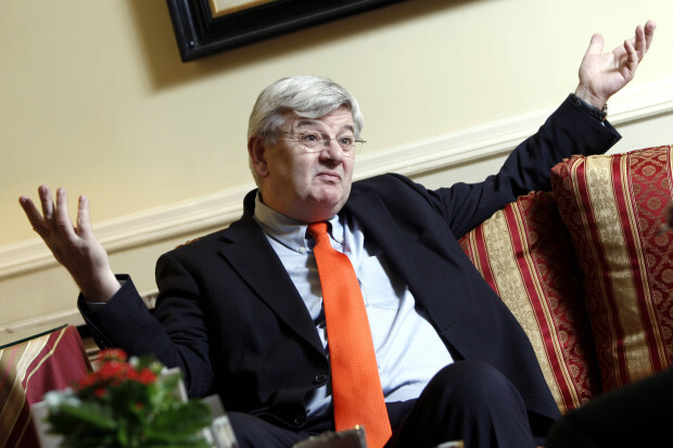 Joschka Fischer und Signa: Da simmer dabei, dat is prima!