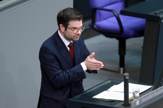 Marco Buschmann treibt geschiedene Väter ins Bürgergeld