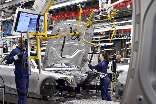 Vom Siegeszug des E-Autos und anderer Automärchen