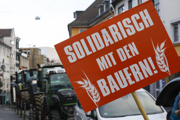 Bauernproteste sollen ausgedehnt werden und erfahren breite Unterstützung von Bürgern und im Netz