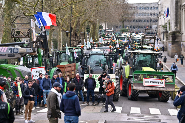 Bauernproteste stellen Frankreich auf den Kopf