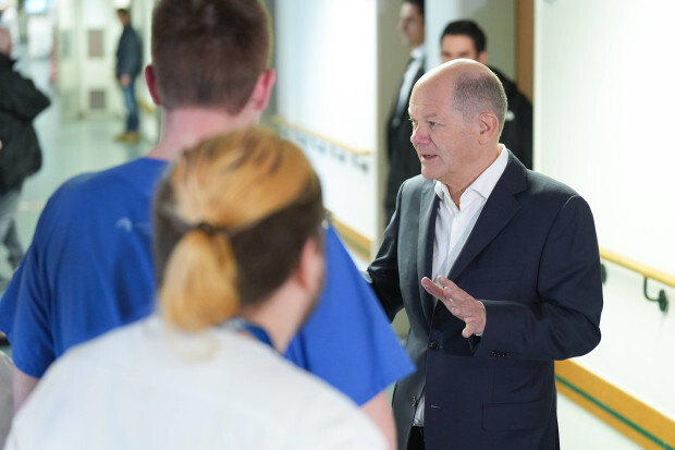 Beim Besuch in Eschweiler spürt der Kanzler den Unmut der Bürger