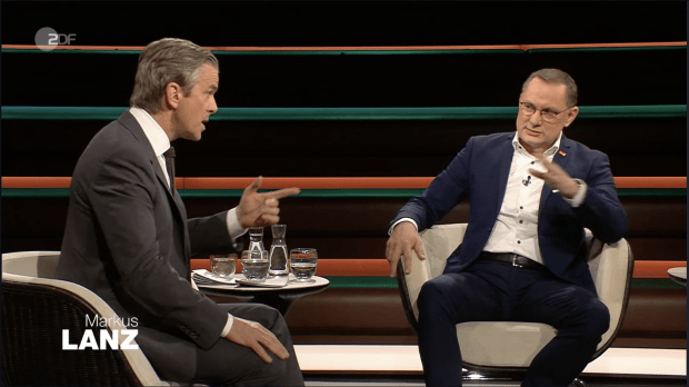 Im Licht ist das Schreckgespenst doch nur ein Handwerker