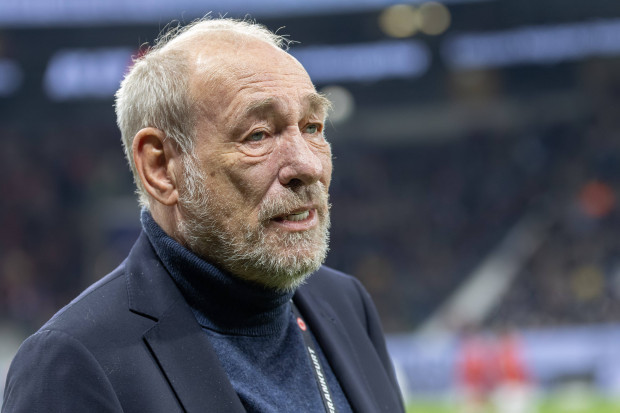 Eintracht Frankfurts „Ehren“präsident weiß, womit er in die Schlagzeilen kommt