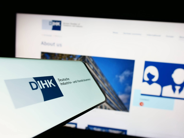 DIHK-Umfrage: Immer mehr Unternehmen wandern ins Ausland ab