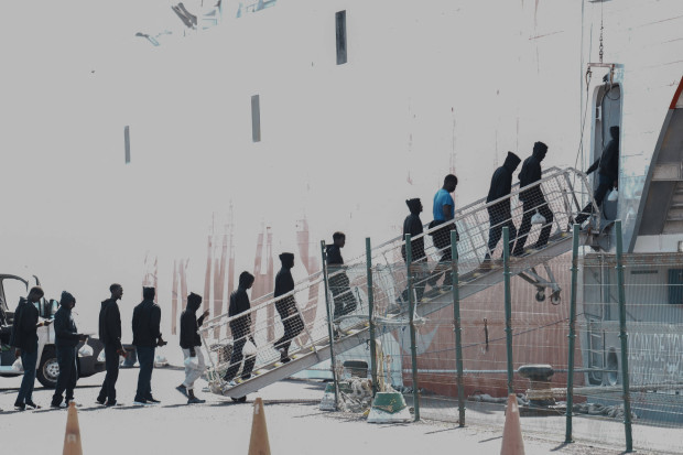 Migration: Kanaren-Route versechsfacht – Spanien treibt Verteilungsgesetz voran