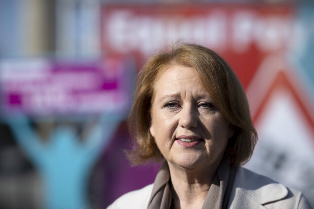 Lisa Paus glaubt auch an den Storch